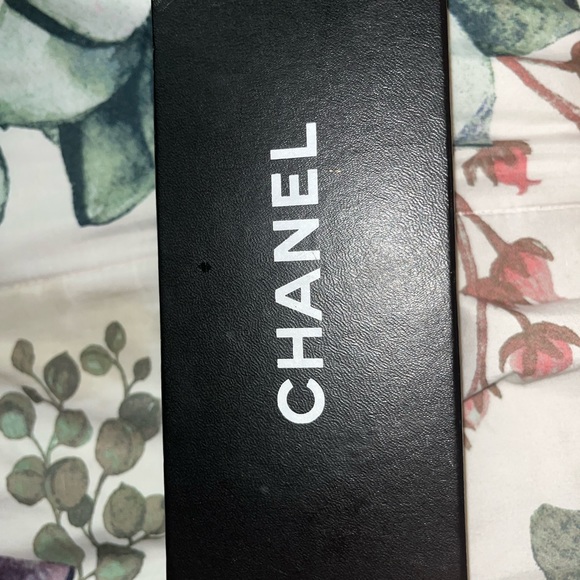 Chanel glasses case - Picture 2 of 4